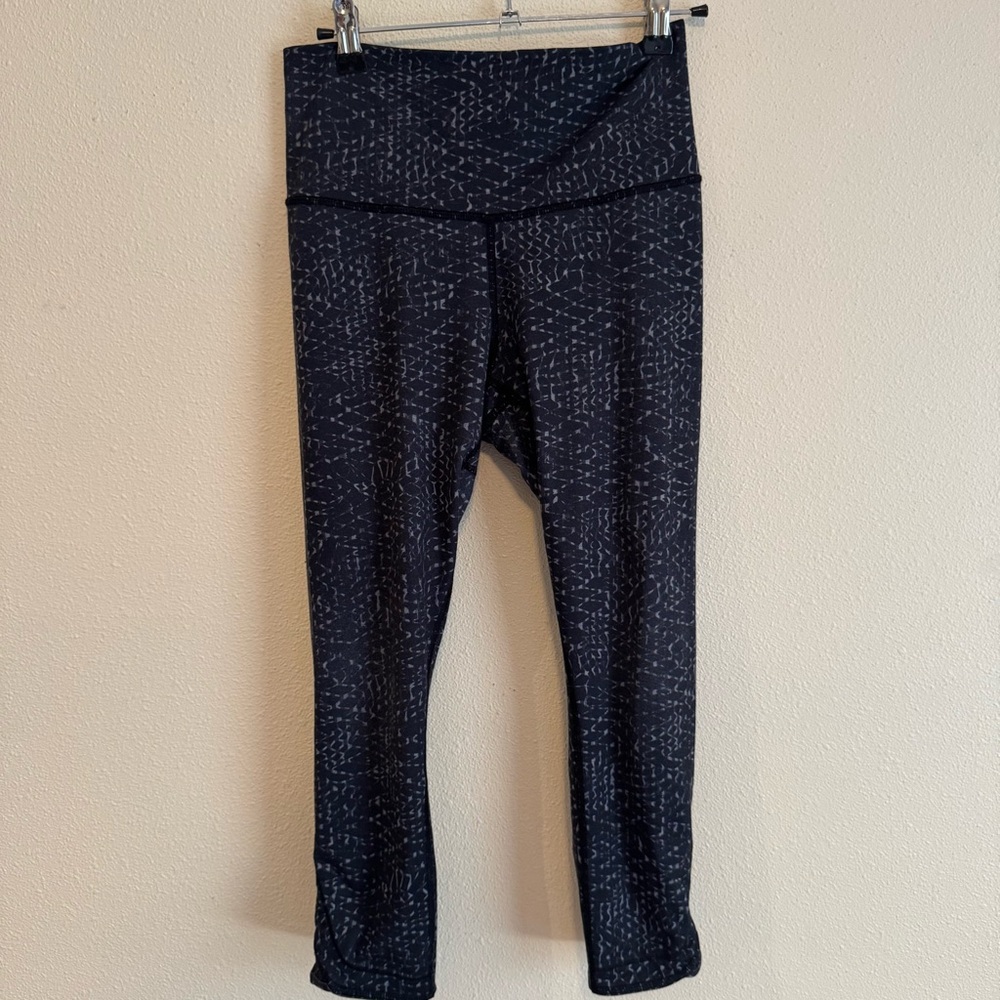 lululemon athletica Black & Light Gray Patterned Leggings